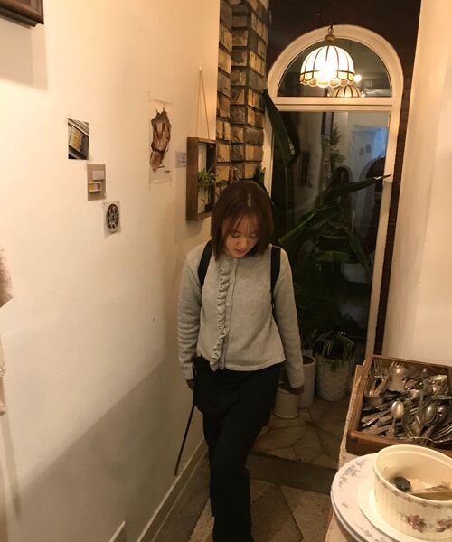 RONRON（ロンロン）の「HEART POINT RUFFLE KNIT CARDIGAN GREY（カーディガン/ボレロ・レディース・その他・FREE）」の6枚目の写真
