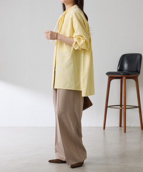 COLLAGE GALLARDAGALANTE（コラージュガリャルダガランテ）の「ナローボウタイオーバーシャツ（シャツ/ブラウス・レディース・イエロー/ブルー・FREE）」の22枚目の写真
