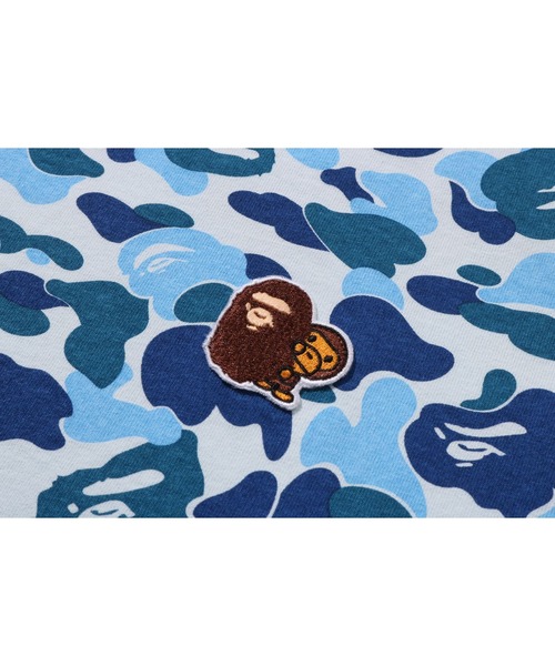 A BATHING APE(アベイシングエイプ)の「ABC CAMO APE & MILO ONE POINT TEE(Tシャツ/カットソー・キッズ・ブルー/ピンク/グリーン・110/130/140/120/100)」の8枚目の写真