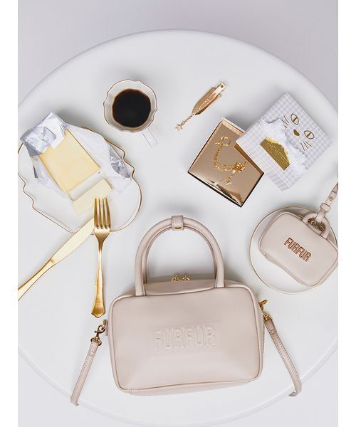 FURFUR（ファーファー）の「【限定カラー】バリエーションスクエアボストンバッグ（ボストンバッグ・レディース・ブラック/ピンク/ブラウン/ホワイト/サックスブルー/ライトベージュ・F）」の4枚目の写真