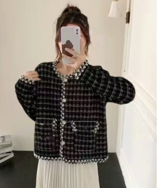 Sibra（シブラ）の「パールボタンチェックツイード風ニットカーディガン（カーディガン/ボレロ・レディース・ホワイト/ベージュ/ネイビー/ブラック・M）」の3枚目の写真