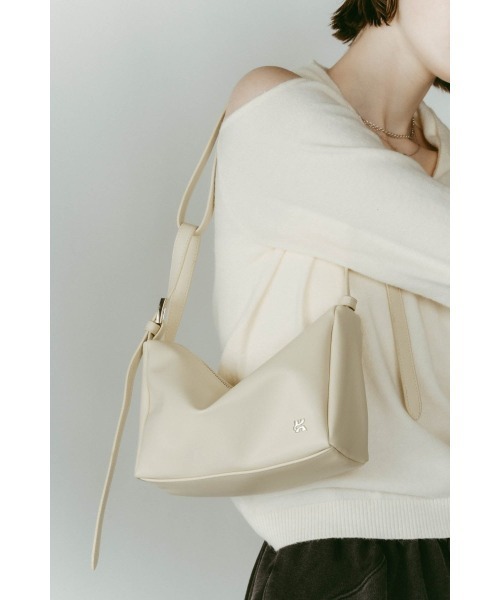Knuth Marf(クヌースマーフ)の「ring-handle bag(ハンドバッグ・レディース・ブラック/アイボリー・ONE SIZE)」の5枚目の写真
