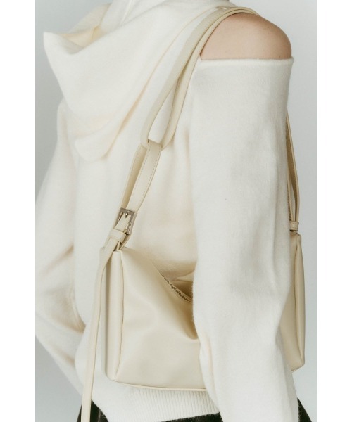 Knuth Marf(クヌースマーフ)の「ring-handle bag(ハンドバッグ・レディース・ブラック/アイボリー・ONE SIZE)」の6枚目の写真