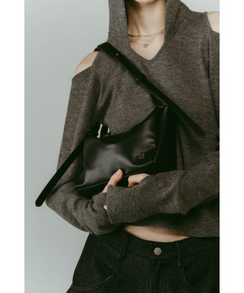 Knuth Marf(クヌースマーフ)の「ring-handle bag(ハンドバッグ・レディース・ブラック/アイボリー・ONE SIZE)」の8枚目の写真