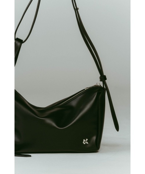 Knuth Marf(クヌースマーフ)の「ring-handle bag(ハンドバッグ・レディース・ブラック/アイボリー・ONE SIZE)」の10枚目の写真