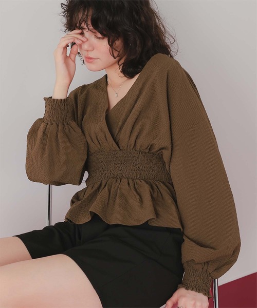 titivate(ティティベイト)の「カシュクールペプラムショートトップス(Tシャツ/カットソー・レディース・ブラック/ライトブルー/オフホワイト/ダークブラウン・L/M)」の3枚目の写真