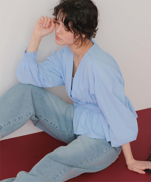 titivate(ティティベイト)の「カシュクールペプラムショートトップス(Tシャツ/カットソー・レディース・ブラック/ライトブルー/オフホワイト/ダークブラウン・L/M)」の7枚目の写真