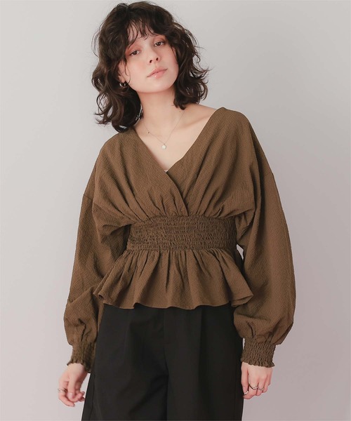 titivate(ティティベイト)の「カシュクールペプラムショートトップス(Tシャツ/カットソー・レディース・ブラック/ライトブルー/オフホワイト/ダークブラウン・L/M)」の6枚目の写真