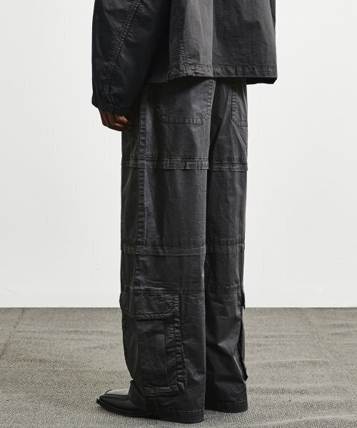 LMOOD(エルムード)の「ディフィン ガーメント ウォッシュド カーゴパンツ チャコールグレー(その他パンツ・レディース・その他・44/46/48)」の4枚目の写真