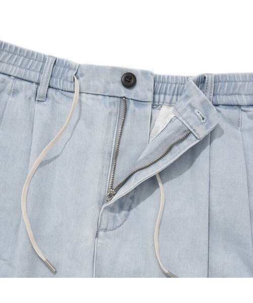 COVERNAT（カバーナット）の「テーパードデニムパンツライトブルー（デニムパンツ・レディース・その他・LARGE/MEDIUM/SMALL/X-LARGE/X-SMALL）」の5枚目の写真