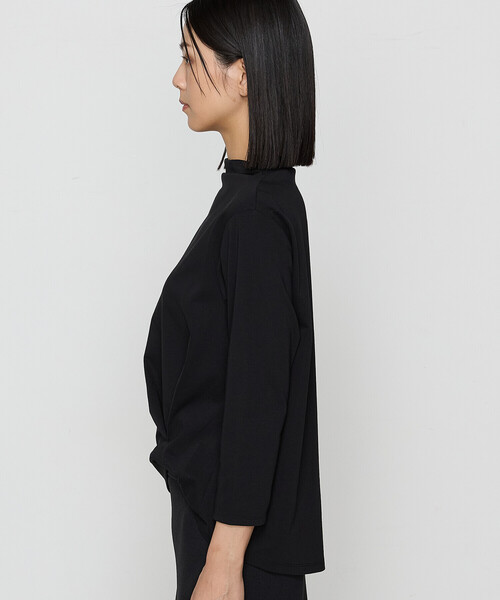 Gabardine K.T(ギャバジンケーティー)の「〔 +サイズ 〕 ポンチ ワンタックプルオーバー(Tシャツ/カットソー・レディース・ブラック/オフホワイト・13号)」の10枚目の写真