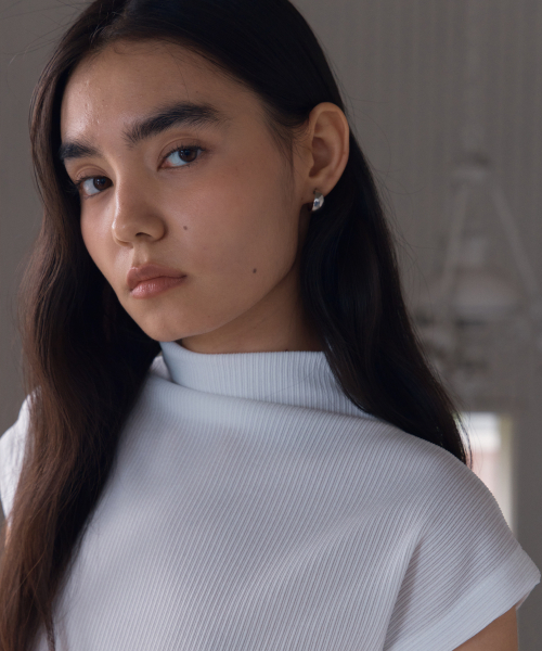 38COMEONCOMMON(38カモンコモン)の「Half-neck Rib Top (White)(Tシャツ/カットソー・レディース・その他・FREE)」の3枚目の写真