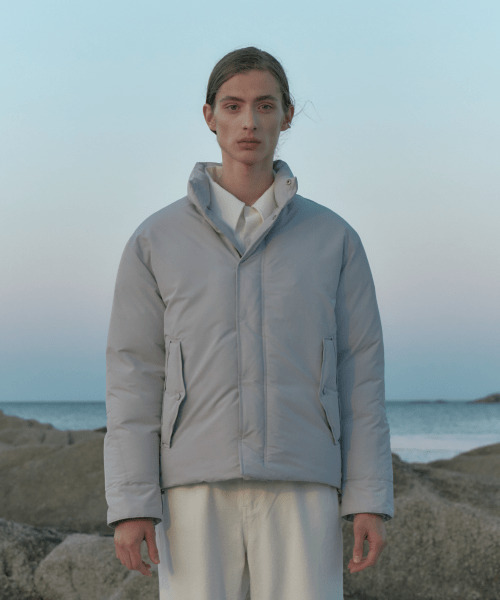 NONBLANK(ノンブランク)の「シンプルミリタリーショートパディング_GREY(ダウンジャケット/コート・メンズ・その他・X-LARGE/LARGE/MEDIUM)」の1枚目の写真