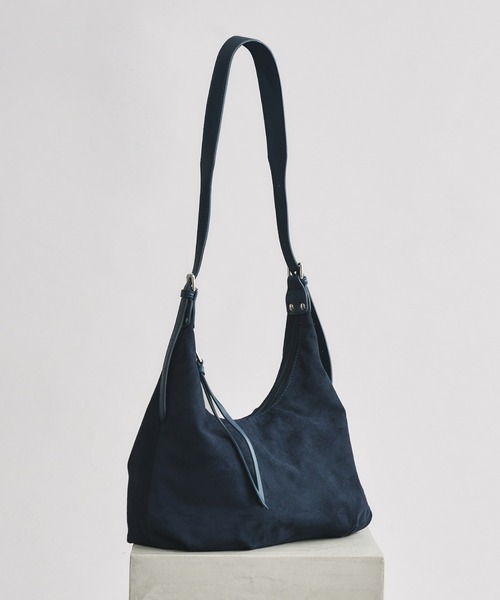 SELLE GLANT（セレグランテ）の「SUEDE LIKE DESIGN SHOULDER BAG / スエードライクデザインショルダーバッグ（ショルダーバッグ・メンズ・ダークブラウン/ベージュ/ネイビー/ブラック・FREE）」の4枚目の写真