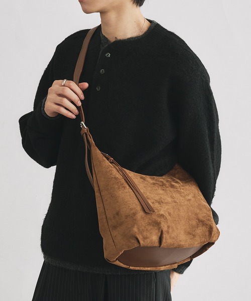 SELLE GLANT（セレグランテ）の「SUEDE LIKE DESIGN SHOULDER BAG / スエードライクデザインショルダーバッグ（ショルダーバッグ・メンズ・ダークブラウン/ベージュ/ネイビー/ブラック・FREE）」の11枚目の写真