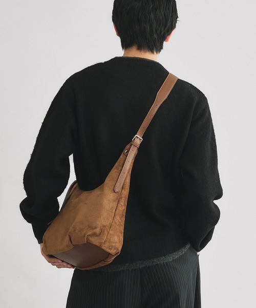 SELLE GLANT（セレグランテ）の「SUEDE LIKE DESIGN SHOULDER BAG / スエードライクデザインショルダーバッグ（ショルダーバッグ・メンズ・ダークブラウン/ベージュ/ネイビー/ブラック・FREE）」の12枚目の写真