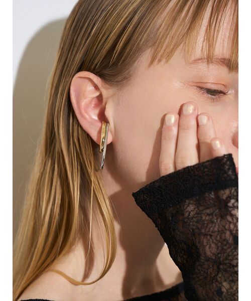 ELENDEEK（エレンディーク）の「ダブルフープイヤーカフ（イヤーカフ・レディース・シルバー/ゴールド・FREE）」の2枚目の写真