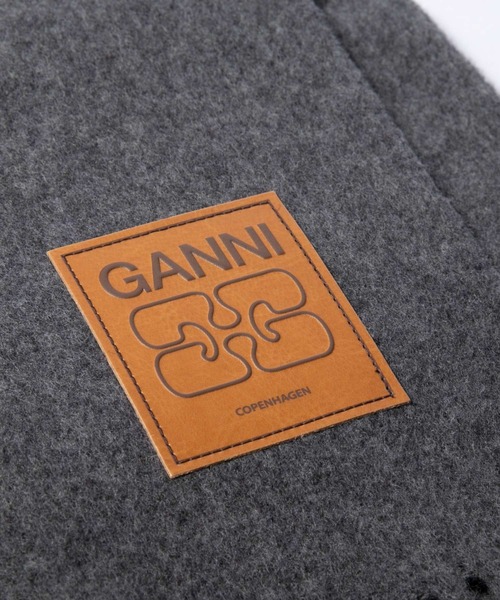 GANNI（ガニー）の「GANNI Double Face Wool Solid Scarf ガニー ダブルフェイス ソリッド  スカーフ（ストール/ショール・レディース・グレー系1/ネイビー・FREE）」の6枚目の写真
