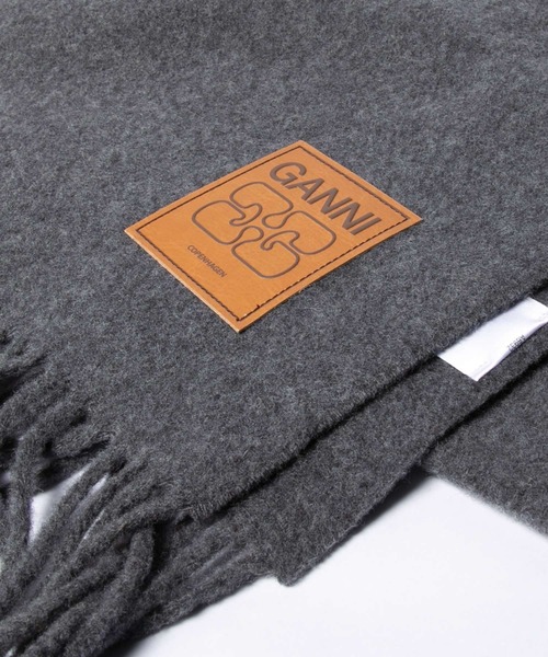 GANNI（ガニー）の「GANNI Double Face Wool Solid Scarf ガニー ダブルフェイス ソリッド  スカーフ（ストール/ショール・レディース・グレー系1/ネイビー・FREE）」の9枚目の写真