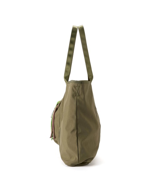 CONTROL FREAK（コントロールフリーク）の「CONTROL FREAK / CTFK（コントロールフリーク）ミリタリーチャームトート（トートバッグ・レディース・ブラック/カーキ・FREE）」の3枚目の写真