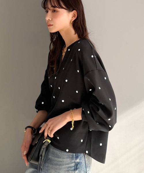 Classical Evon(クラシカルエヴォン)の「【Classical Evon】甘さ抑えて品よく映える。ドット刺繍袖ぽわんキーネックダンボールトップス(長袖)(Tシャツ/カットソー・レディース・ベージュ/ブラック/グレー・LARGE/MEDIUM/SMALL/X-LARGE)」の17枚目の写真