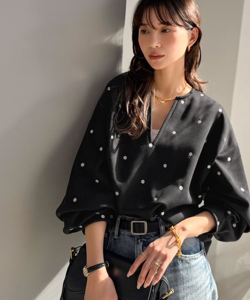 Classical Evon(クラシカルエヴォン)の「【Classical Evon】甘さ抑えて品よく映える。ドット刺繍袖ぽわんキーネックダンボールトップス(長袖)(Tシャツ/カットソー・レディース・ベージュ/ブラック/グレー・LARGE/MEDIUM/SMALL/X-LARGE)」の14枚目の写真