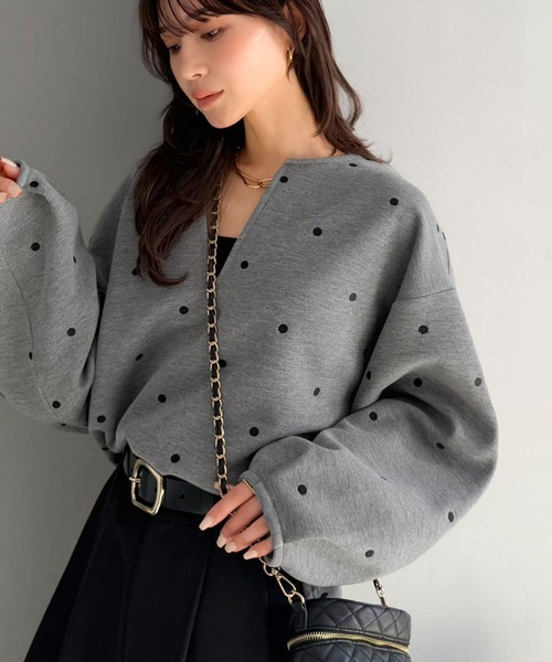 Classical Evon(クラシカルエヴォン)の「【Classical Evon】甘さ抑えて品よく映える。ドット刺繍袖ぽわんキーネックダンボールトップス(長袖)(Tシャツ/カットソー・レディース・ベージュ/ブラック/グレー・LARGE/MEDIUM/SMALL/X-LARGE)」の8枚目の写真