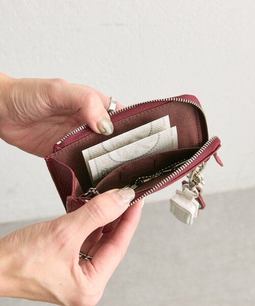 ear PAPILLONNER（イアパピヨネ）の「【PEZ(ペッツ)×ear】本革フラグメントケース（財布・レディース・ブラック/カーキ/ボルドー・FREE）」の9枚目の写真