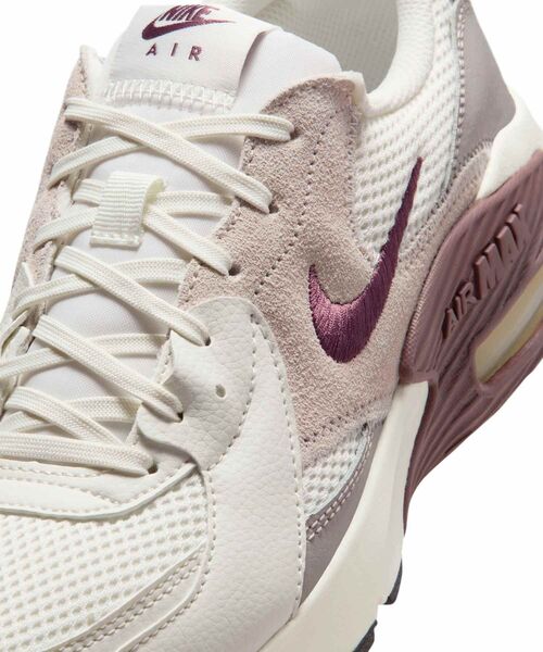 NIKE（ナイキ）の「ナイキ エア マックス エクシー ウィメンズシューズ / Nike Air Max Excee Women's Shoes CD5432-148 Sail（スニーカー・レディース・クリーム・25.5/25/24.5/24/23/22.5/23.5/26/22）」の7枚目の写真