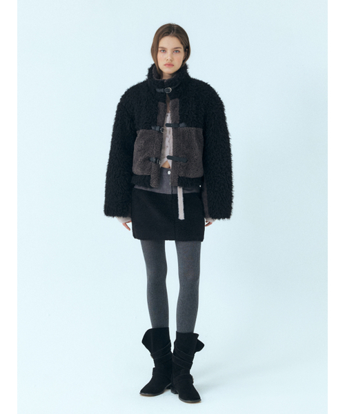 ETMON(エトモン)の「Mixed Shearling Mustang Coat, Black(ムートンコート・レディース・その他・FREE)」の2枚目の写真
