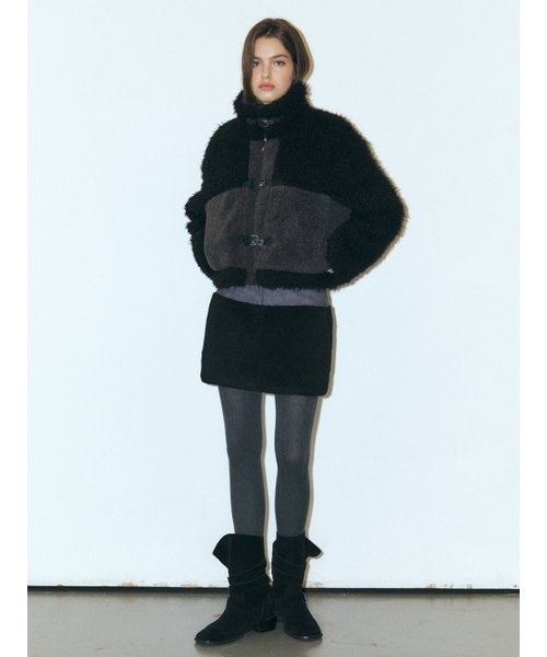ETMON(エトモン)の「Mixed Shearling Mustang Coat, Black(ムートンコート・レディース・その他・FREE)」の3枚目の写真