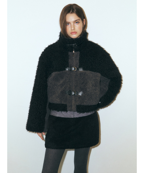 ETMON(エトモン)の「Mixed Shearling Mustang Coat, Black(ムートンコート・レディース・その他・FREE)」の5枚目の写真