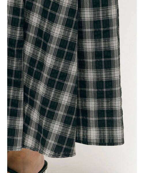 LAGUNAMOON(ラグナムーン)の「チェックタックフレアスカート 【夏服】(スカート・レディース・ブラック/ブルー・MEDIUM/SMALL)」の14枚目の写真