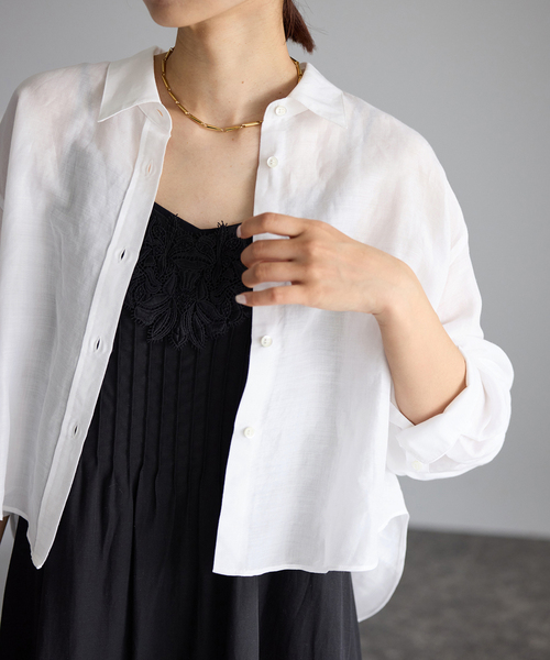 IENA（イエナ）の「《新色/WEB限定/追加3》ラミーリヨセルショートシャツ（シャツ/ブラウス・レディース・サックスブルー/スカイブルー/ホワイト/ブラウン/ピンク・FREE）」の15枚目の写真