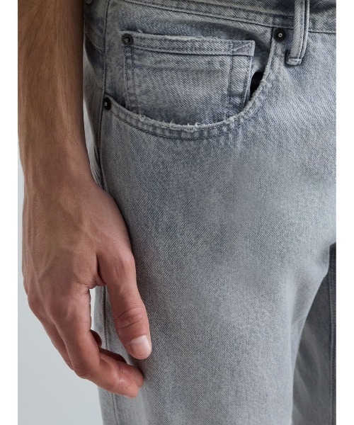 REPLAY(リプレイ)の「レギュラースリム WILLBI ライトグレーデニム(デニムパンツ・メンズ・ライトグレー・W30xL30/W36xL30/W34xL30/W33xL30/W32xL30/W31xL30/W29xL30)」の5枚目の写真