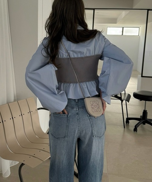 WILLFULLY(ウィルフリー)の「knit bustier docking peplum BL(シャツ/ブラウス・レディース・アイボリー/ブラック/サックスブルー・FREE)」の8枚目の写真