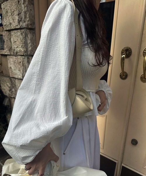 WILLFULLY(ウィルフリー)の「knit bustier docking peplum BL(シャツ/ブラウス・レディース・アイボリー/ブラック/サックスブルー・FREE)」の17枚目の写真