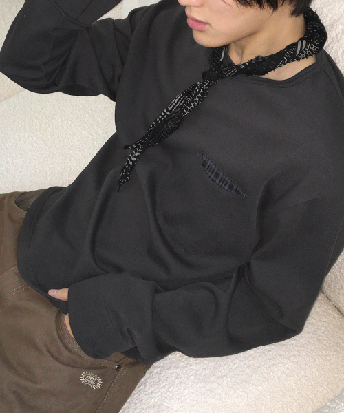 INTEMPOMOOD(インテンポムード)の「チェックインポケットロングスリーブ_チャコール(Tシャツ/カットソー・メンズ・チャコール・LARGE/MEDIUM)」の3枚目の写真