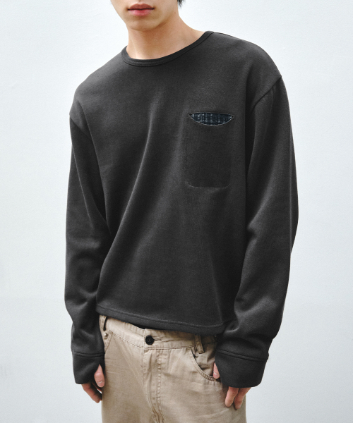 INTEMPOMOOD(インテンポムード)の「チェックインポケットロングスリーブ_チャコール(Tシャツ/カットソー・メンズ・チャコール・LARGE/MEDIUM)」の5枚目の写真