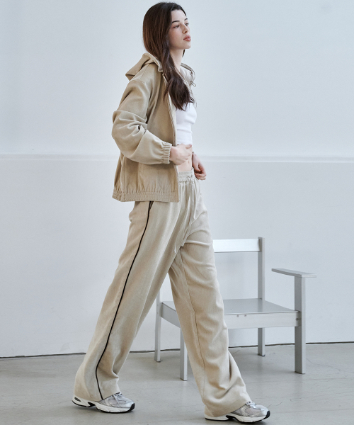 MALOUPE（マロップ）の「2170 ベルベットバンディングパンツ (ベージュ)（スウェットパンツ・レディース・その他・SMALL/MEDIUM）」の2枚目の写真