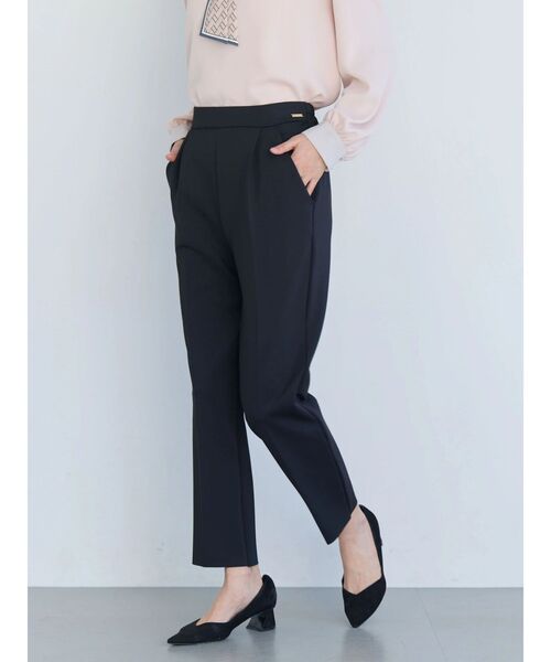 TONAL(トーナル)の「360°ストレッチスリムテーパードパンツ(その他パンツ・レディース・ネイビー/ブラック/オフホワイト・MEDIUM/SMALL/LARGE)」の7枚目の写真