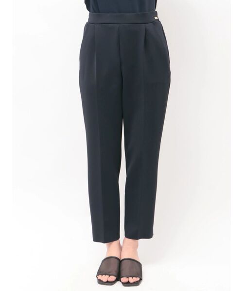 TONAL(トーナル)の「360°ストレッチスリムテーパードパンツ(その他パンツ・レディース・ネイビー/ブラック/オフホワイト・MEDIUM/SMALL/LARGE)」の19枚目の写真