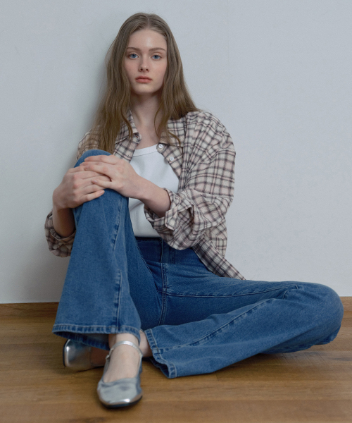 MIND BRIDGE WOMEN（マインドブリッジウーマン）の「[W]ブーツカットバンディングデニムパンツ（デニムパンツ・レディース・ブルー・55/77/66）」の2枚目の写真