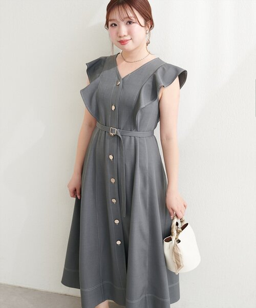 natural couture(ナチュラルクチュール)の「〈canami〉配色ステッチラッフル袖ワンピース(ワンピース・レディース・ネイビー/ピンク/ライトベージュ/チャコールグレー・FREE)」の20枚目の写真