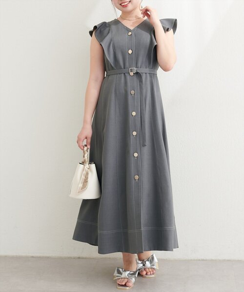 natural couture(ナチュラルクチュール)の「〈canami〉配色ステッチラッフル袖ワンピース(ワンピース・レディース・ネイビー/ピンク/ライトベージュ/チャコールグレー・FREE)」の21枚目の写真