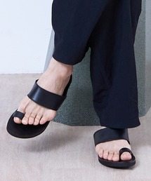BICASH レザートングサンダル