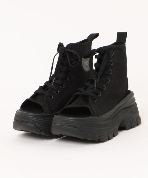 CONVERSE(コンバース)の「《CONVERSE》ALL STAR TREKWAVE CUTOUT SANDAL オールスター トレックウエーブ カットアウト サンダル(サンダル・レディース・ブラック×ブラック/ブラック・23.0cm/24.0cm/25.0cm/22.0cm)」の1枚目の写真