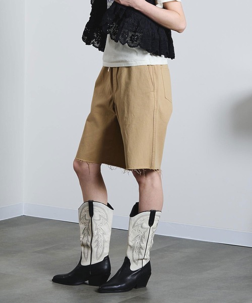 ROSE BUD（ローズバッド）の「HALF DENIM/CHINO PANTS（その他パンツ・レディース・ベージュ/ライトインディゴブルー・ONE SIZE）」の3枚目の写真