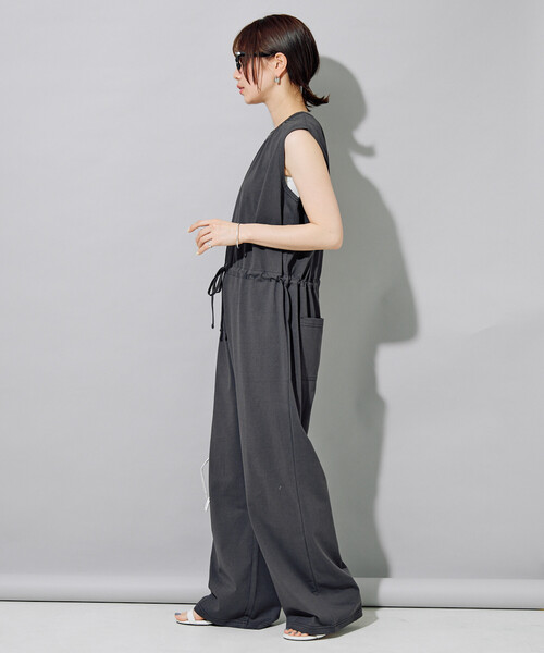 FREAK'S STORE（フリークスストア）の「限定展開　<接触冷感・吸水速乾・UVカット・抗菌・防臭>STORATECH(ストラテック) ウエストリボン オールインワン（サロペット/オーバーオール・レディース・ブラック/チャコールグレー/ベージュ/ネイビー/ブラウン・MEDIUM/SMALL）」の19枚目の写真