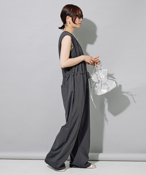 FREAK'S STORE（フリークスストア）の「限定展開　<接触冷感・吸水速乾・UVカット・抗菌・防臭>STORATECH(ストラテック) ウエストリボン オールインワン（サロペット/オーバーオール・レディース・ブラック/チャコールグレー/ベージュ/ネイビー/ブラウン・MEDIUM/SMALL）」の21枚目の写真